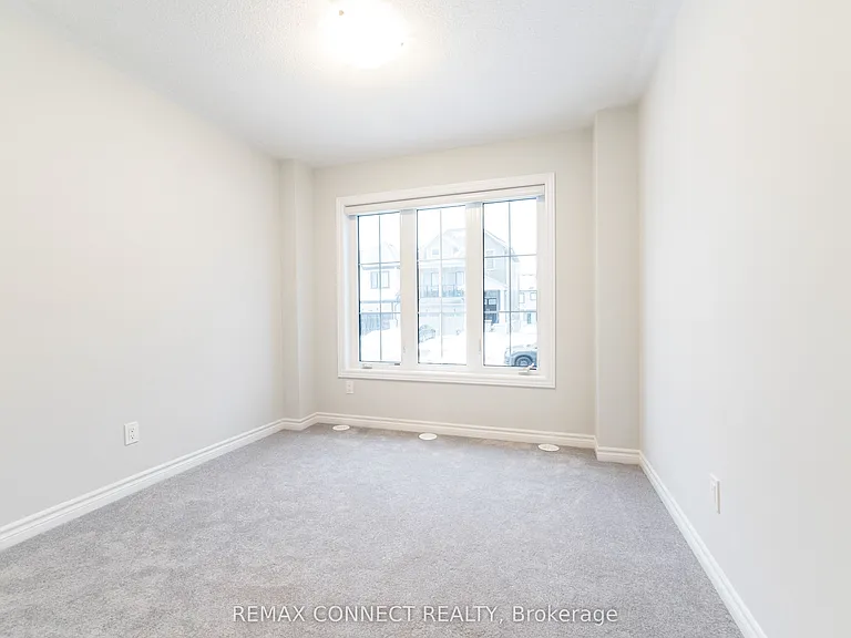 1028 Dyas Ave — Photo 3