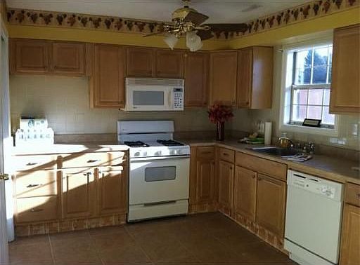 2nd image of 19 Pamela Ln
