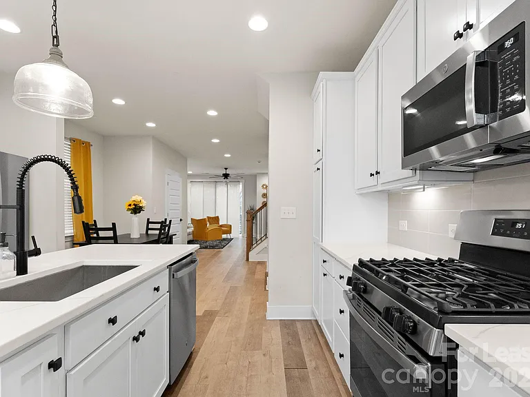 648 W End Dr — Photo 19