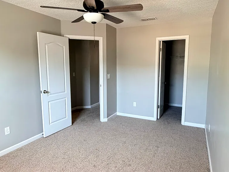 2755 Hollybrook Ln — Photo 25