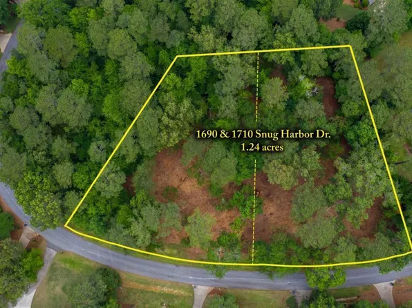 1710 Snug Harbor Dr, Greensboro, GA 30642