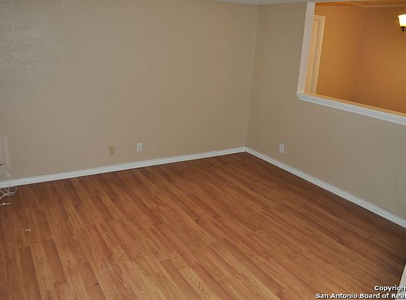 4th image of 421 Judith Ann Dr