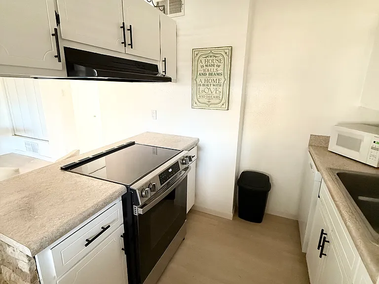 741 Camino Floretta NW — Photo 20