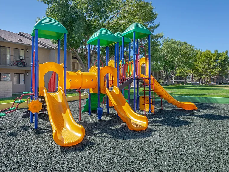 Sunset Ridge Apartments — Photo 8