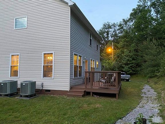 3rd image of 691 Turkey Knob St