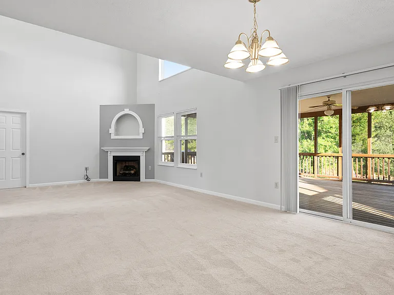 602 Cassandra Dr — Photo 15