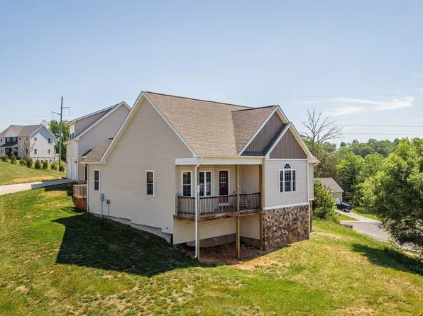 351 Rayann Ln, Broadway, VA 22815