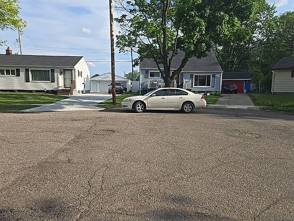 5th image of 3914 Cherokee Ave