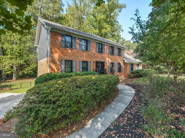 831 Montego Way SW, Lilburn, GA 30047