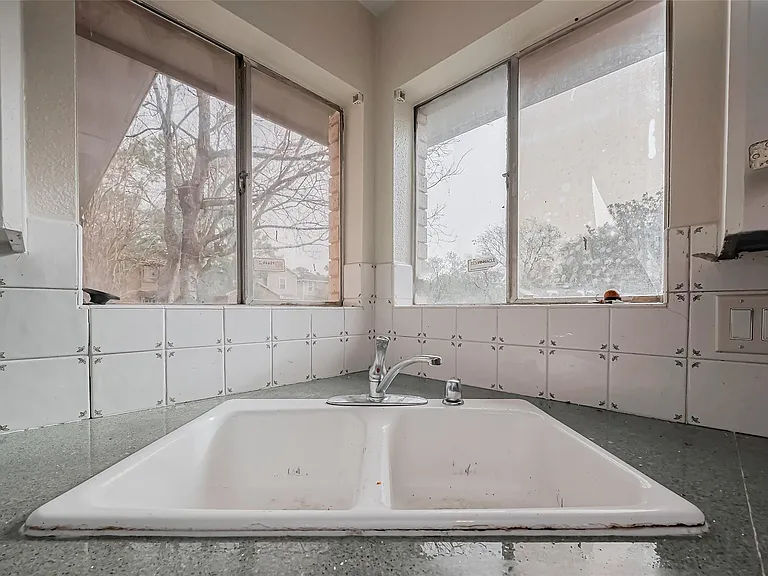 4015 Black Locust Dr — Photo 8