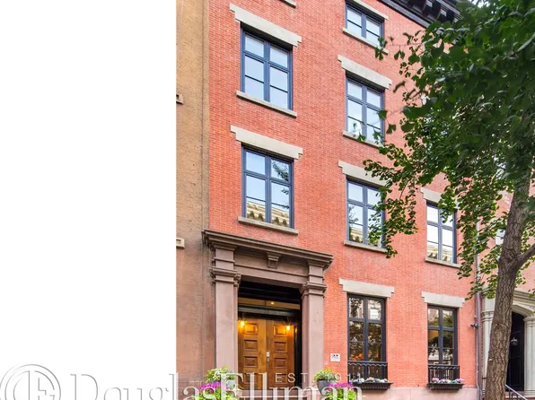 20 East 10th Street image 1 of 14