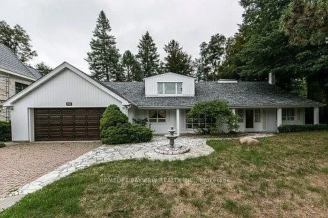 17 Royal Oak Dr — Photo 1