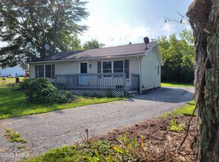 26 Milanville Rd, Beach Lake, PA 18405