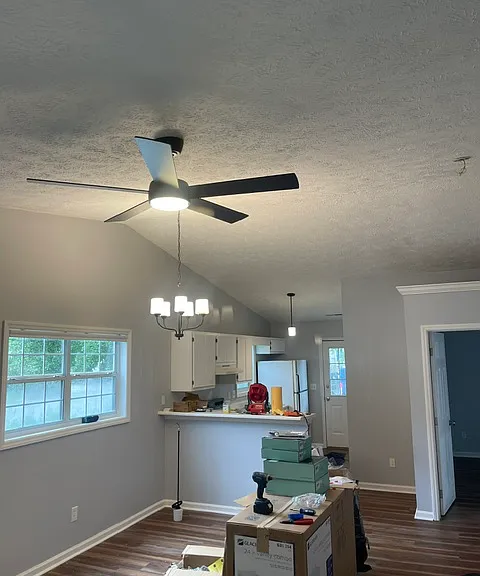 630 Varsity Dr — Photo 3