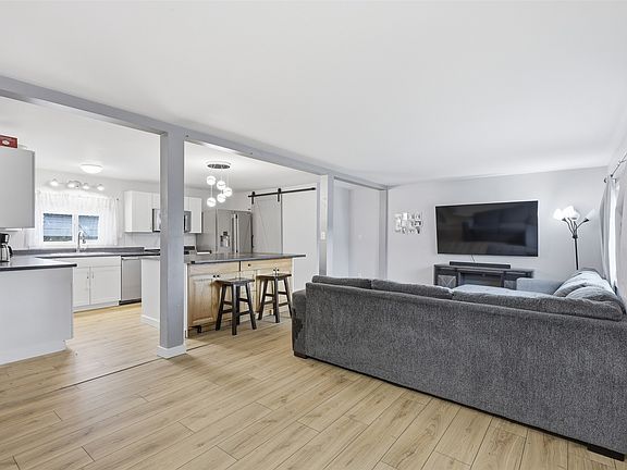 5th image of 1328 Riverview Place Rd