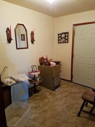 2nd image of 121 Vine Ave