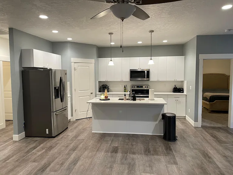 862 Duke Ln — Photo 8