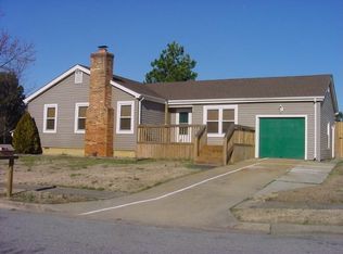 820 Arondale Cres, Chesapeake, VA 23320