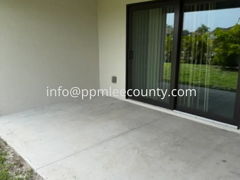 1627 SW 32nd Ter — Photo 10