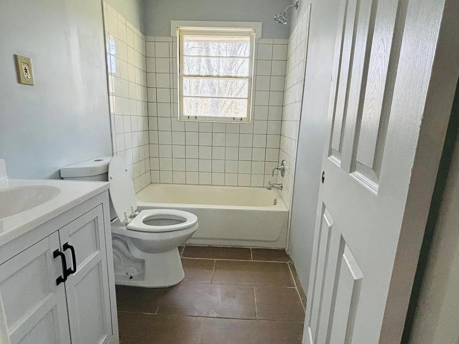 2665 Westchester Dr — Photo 2