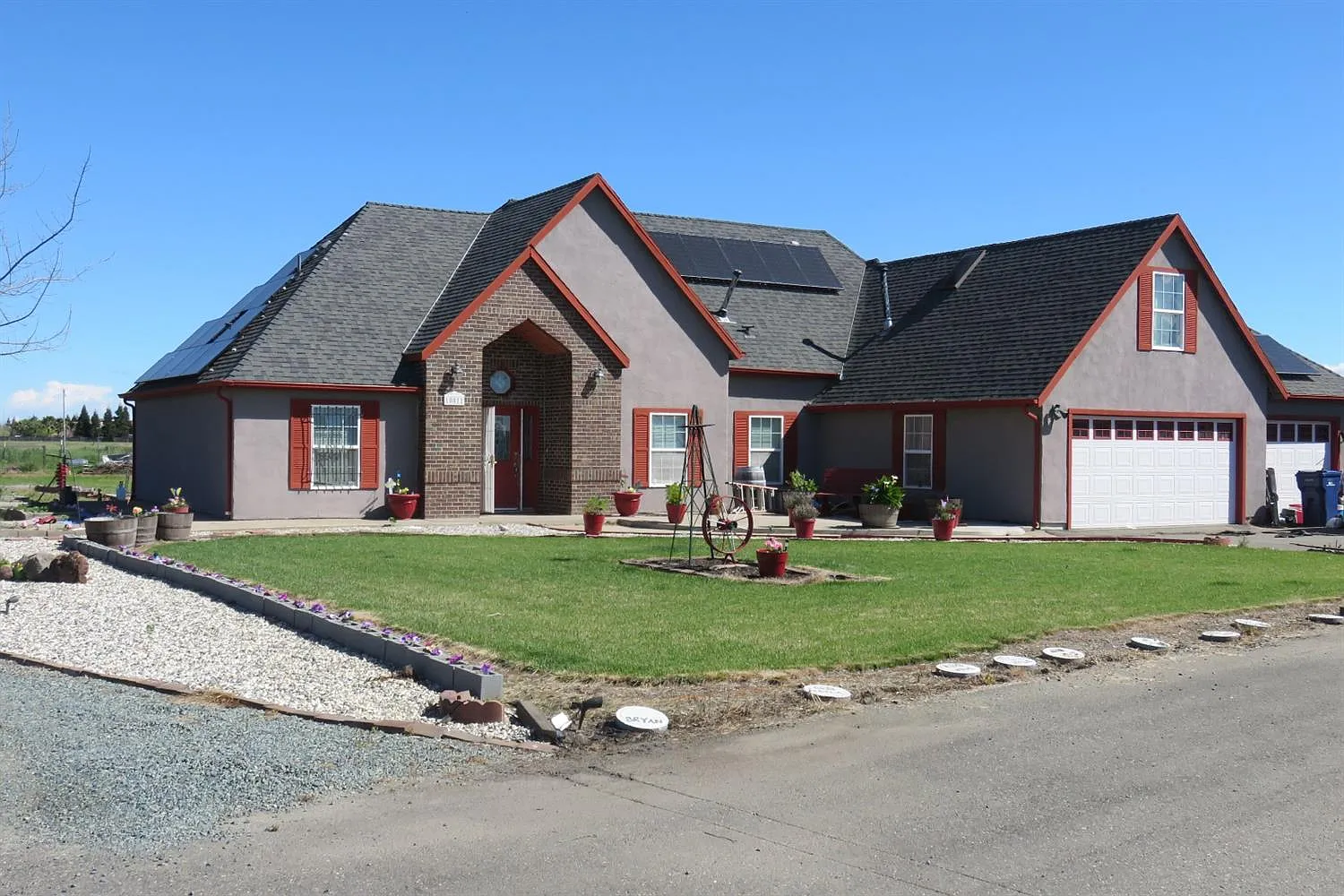 10811 Simmerhorn Rd photo 1