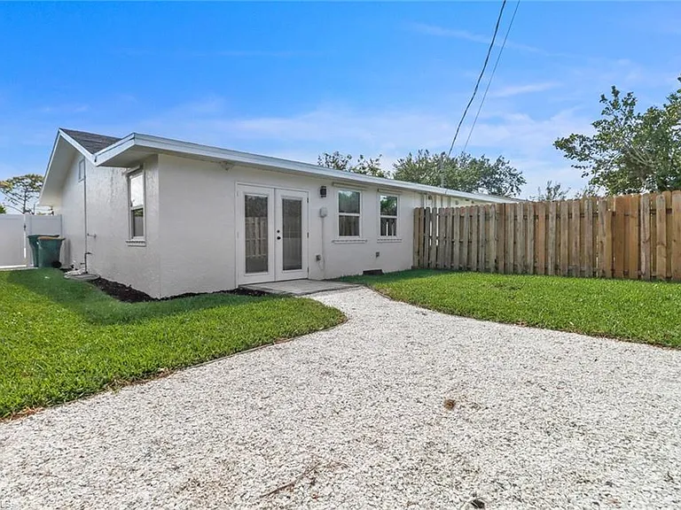 4525 Fluvia Ave — Photo 21