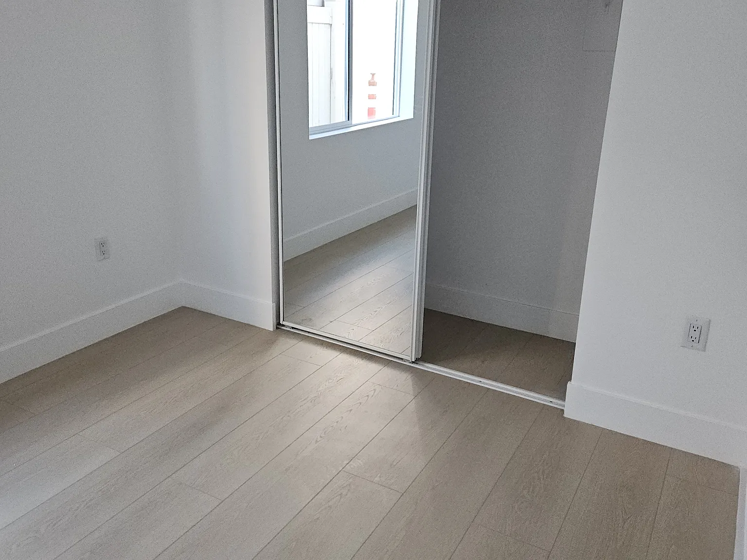 4 bed, 1200 sqft, $3,600 — Photo 3