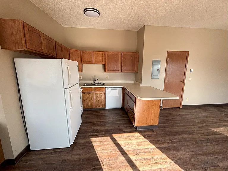 Heritage Apartments — Photo 7