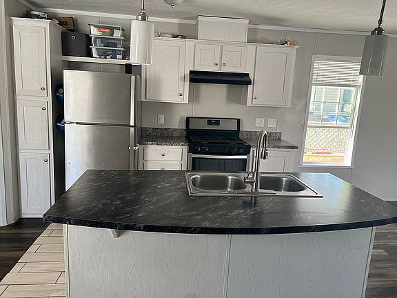 5th image of 240 Newton St