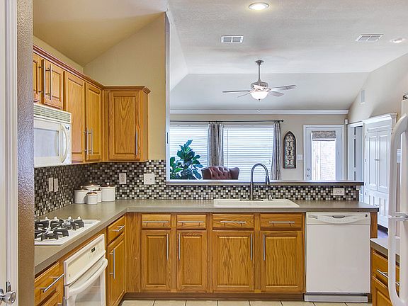 4th image of 11491 Newberry Dr