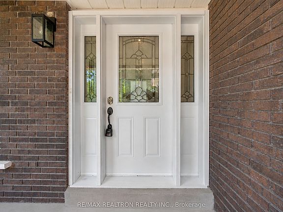 5th image of 90 Holmes Ave