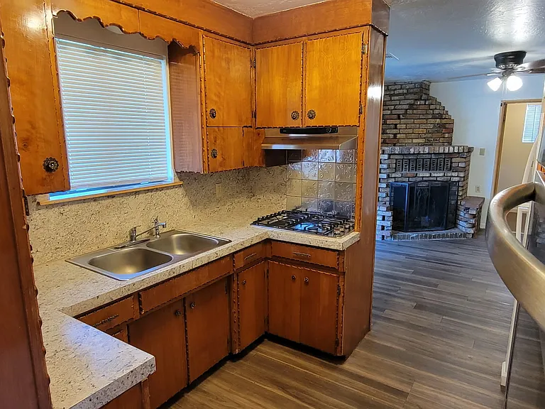 4437 Wyatt Ln — Photo 3