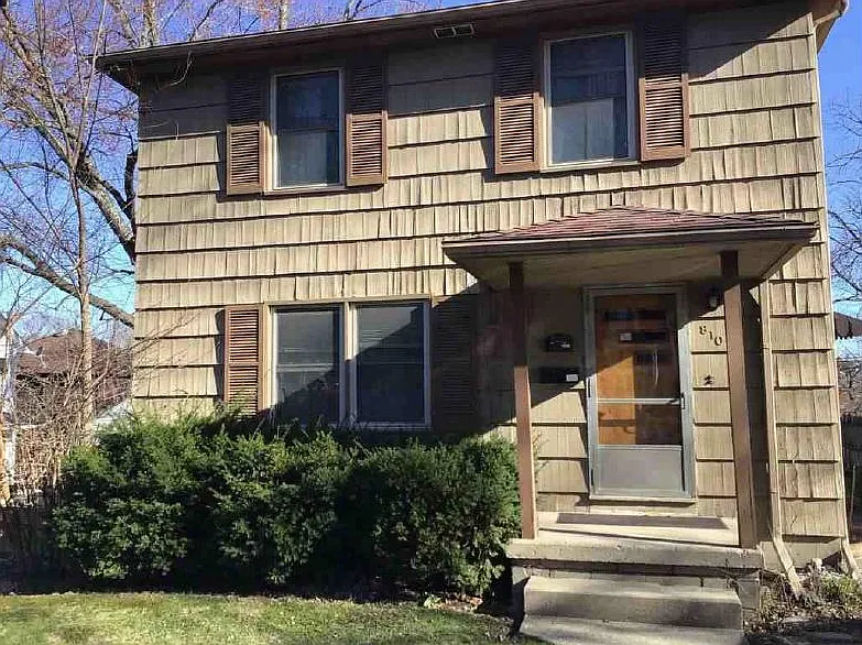 2 bed, 900 sqft, $1,400 — Photo 1
