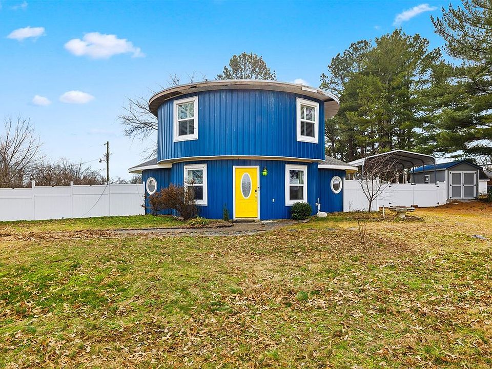 1st image of 321 Peterson Ave