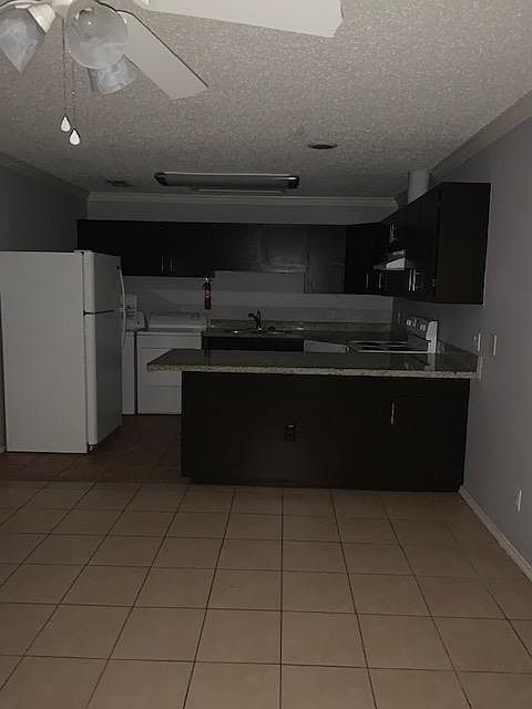 2nd image of 1022 Violet Ave APT 4