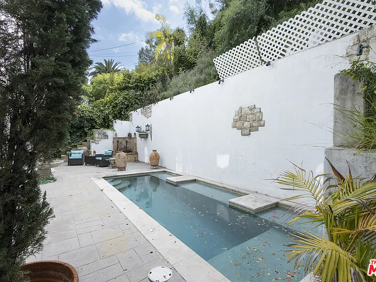 1407 N Beverly Dr — Photo 33