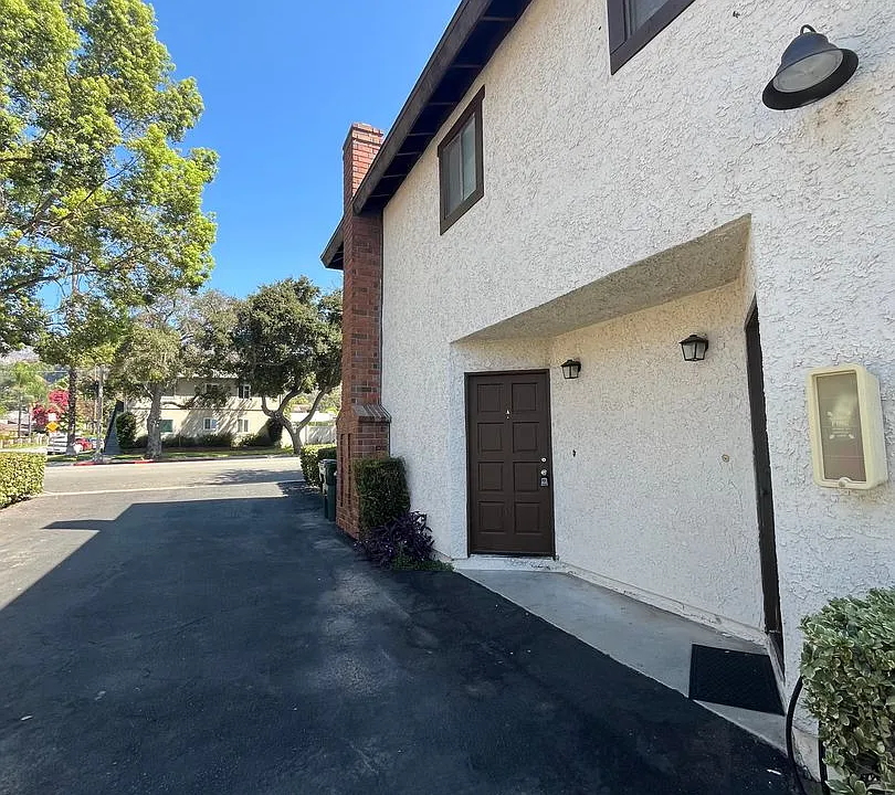 840-844 W Foothill Blvd
