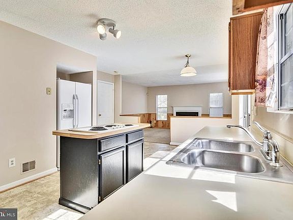 5th image of 3481 Lacrosse Ct