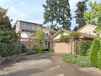 3237 110th Ave SE, Bellevue, WA, 98004