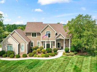 108 Trails Edge Ct, Hartland, WI 53029