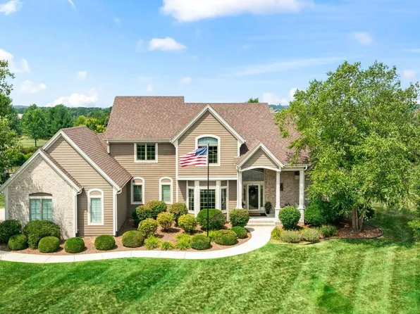 108 Trails Edge COURT, Hartland, WI 53029