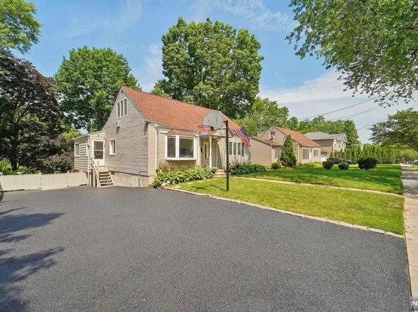 379 Congress St, New Milford, NJ 07646