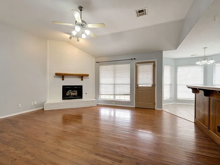 2032 Emerald Brook Ct — Photo 11