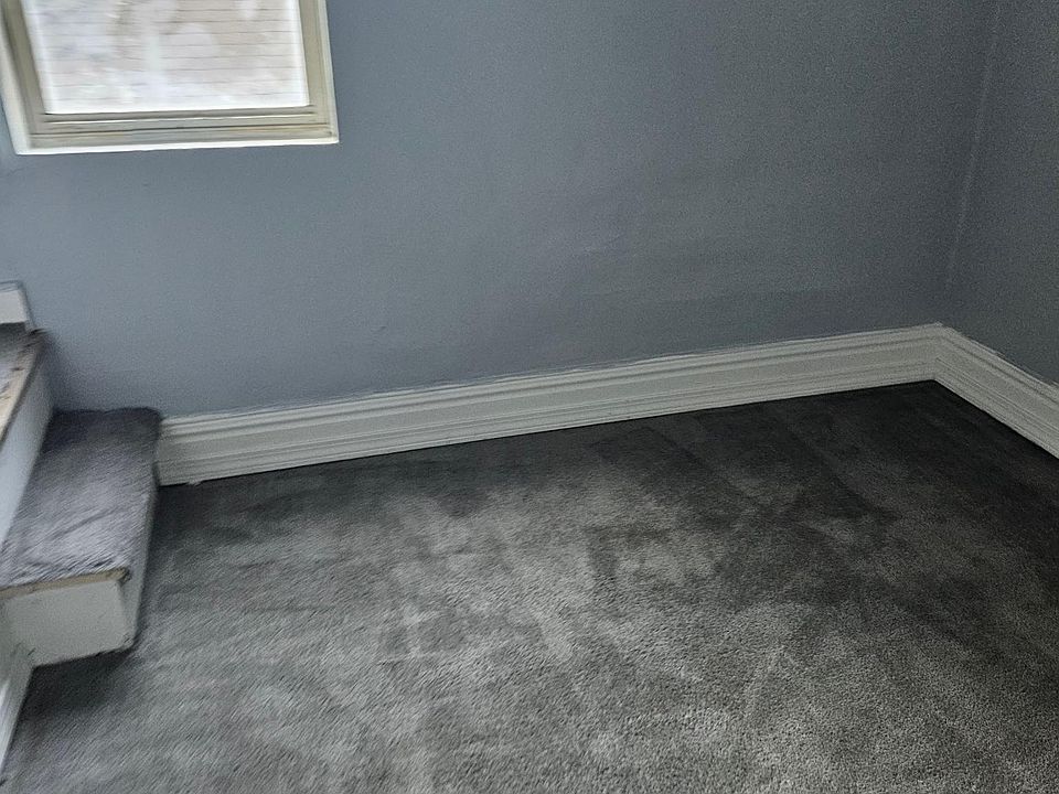 1st image of 253 Gold St #2