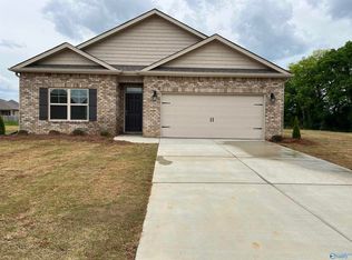 130 Canonbury Dr, New Market, AL 35761