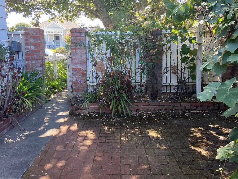800 B St — Photo 2