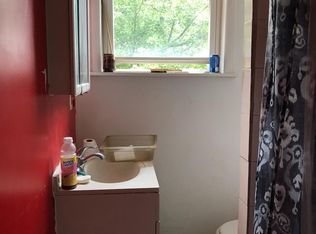 2438 S 3rd St, Philadelphia, PA 19148