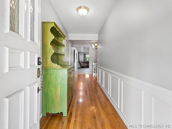 2nd image of 633 Kenwood Dr