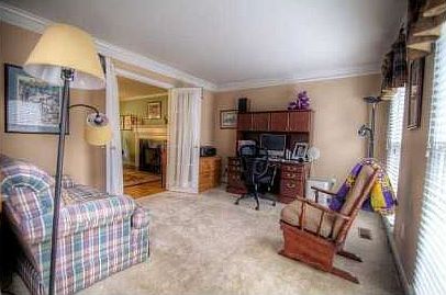 3rd image of 915 Cedar Crest Ct