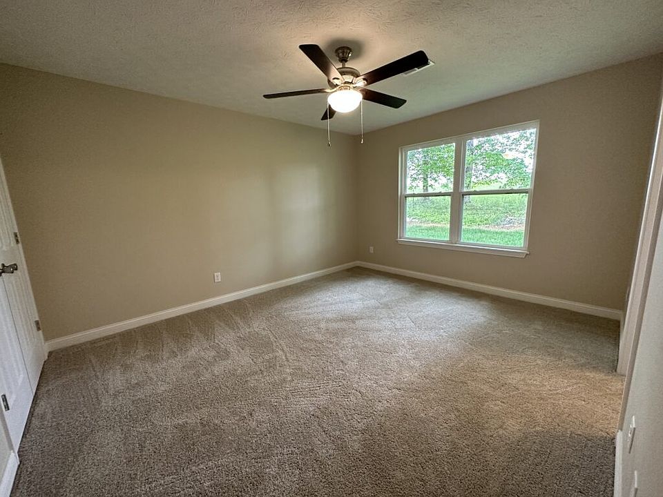 1st image of 330 Breckinridge Cir